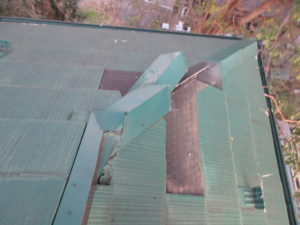 台風による屋根被害